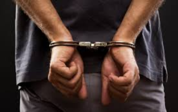 विदेश से भारत आते ही क्यों हुई गिरफ्तारी