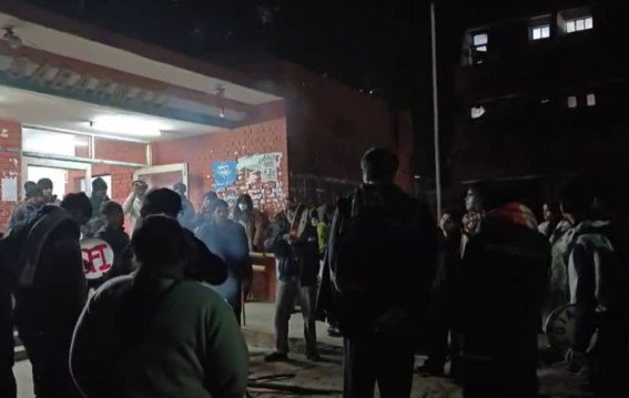 JNU में नारेबाजी तेज