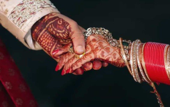 पत्नी की शादी बनी वजह