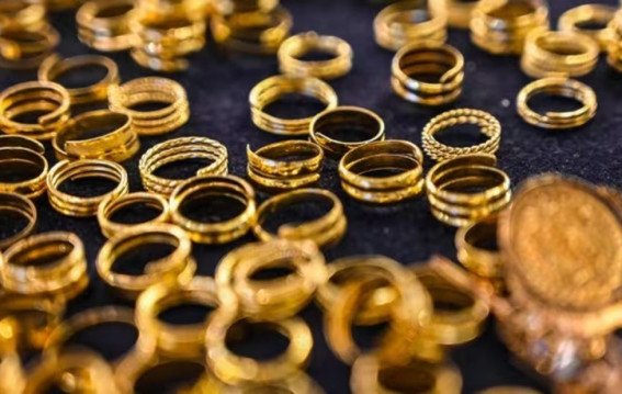 ट्रंप की धमकियों के बीच सोना चमका