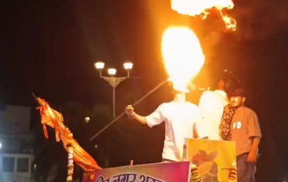 रील के चक्कर में मुंह से आग निकालना पड़ा भारी