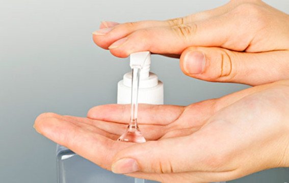 रील के चक्कर में हाथ से खेल बैठा युवक