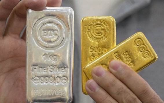 बजट बाद दूसरे दिन सोने चांदी की कीमतों में तेज गिरावट