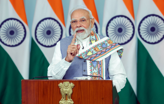 रक्षा बलों के साथ चट्टान बनकर खड़े प्रधानमंत्री मोदी