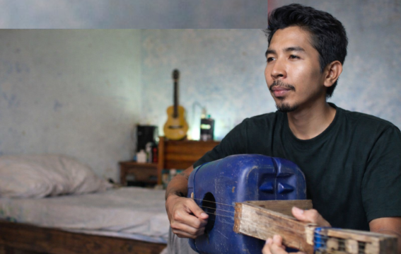 साधारण ड्रम बना शानदार गिटार