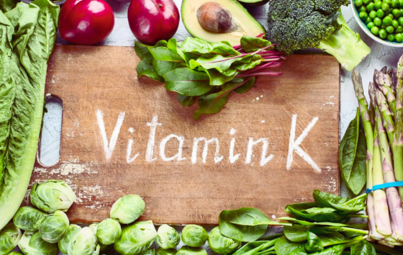 मसूड़ों से खून और नीले निशान