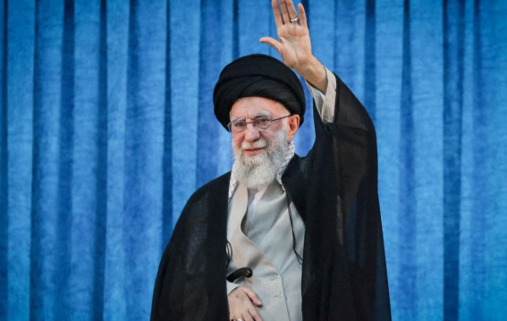 खामेनेई को सत्ता से हटाने की रणनीति पर बड़ा सवाल