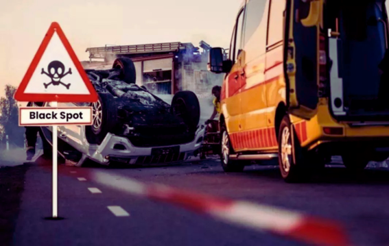 सड़क किनारे खड़े चालक को रौंदकर भागा मौत बनकर वाहन