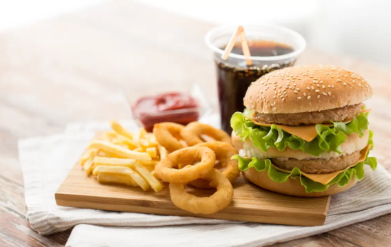 चिप्स और कोल्ड ड्रिंक की लत तंबाकू जितनी खतरनाक