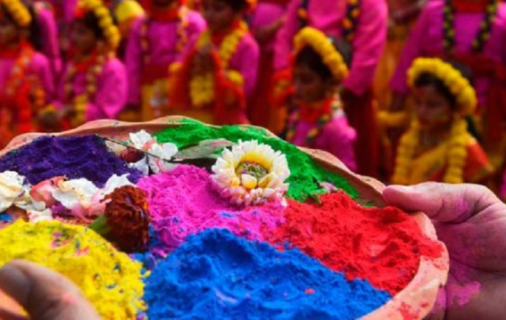 होली के रंगों की परंपरा कैसे और कब शुरू हुई