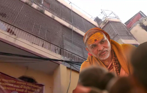 मठ में स्विमिंग पूल-शीशमहल?