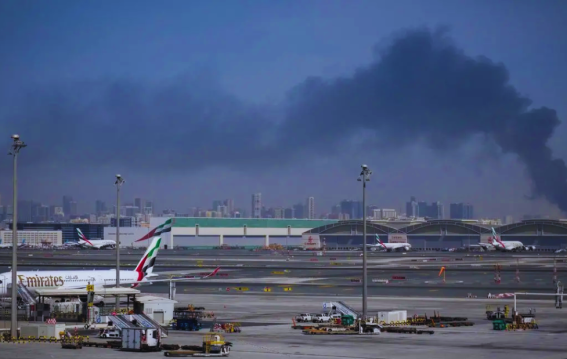 दुबई एयरपोर्ट के पास ईरानी ड्रोन हमला