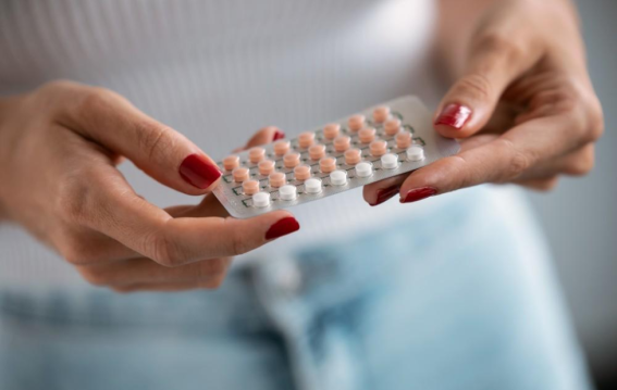 क्या गर्भनिरोधक दवाइयों से बढ़ता है कैंसर का खतरा?