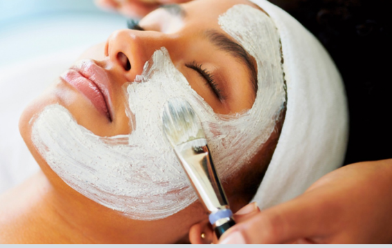 महीने में एक बार लगाएं ये फेस पैक