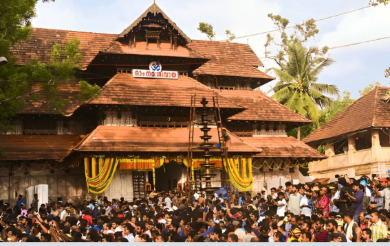 त्रिशूर मंदिर में आतिशबाजी हादसा