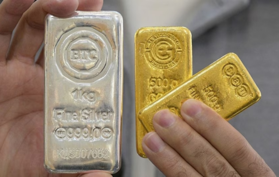 सोना सस्ता, चांदी भी गिरी