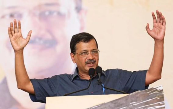 गुजरात में BJP के गढ़ में AAP की सेंध