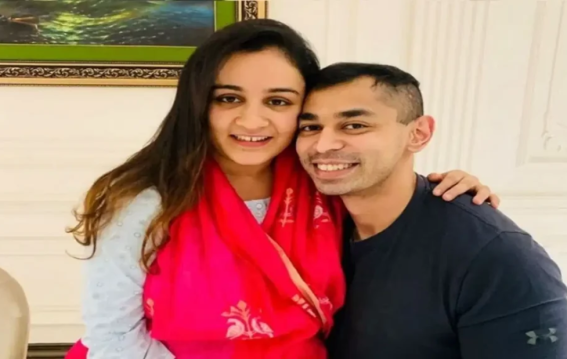 भाई प्रतीक के निधन से टूटे अखिलेश
