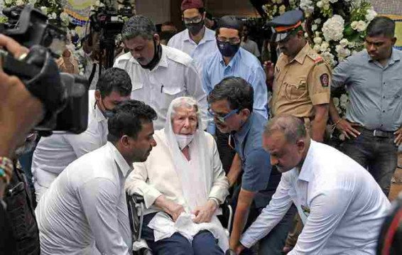 Ratan Tata’s stepmother attends Cyrus Mistry’s funeral