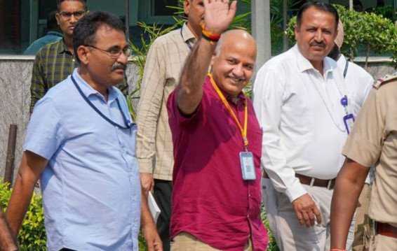 Delhi Excise Policy Scam: Manish Sisodia reaches CBI Office for questioning