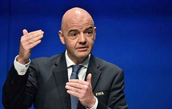 FIFA urges World Cup teams to focus on football over politics