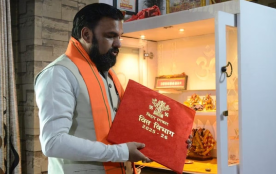 सम्राट चौधरी ने बिहार का बजट पेश किया।
