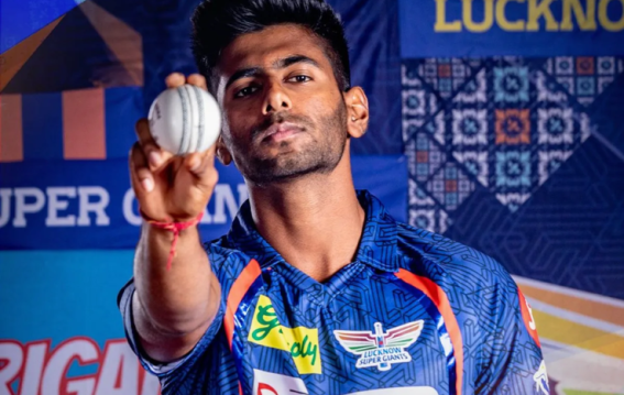 तेज गेंदों का जादूगर मयंक यादव: चोटों से जूझता सितारा