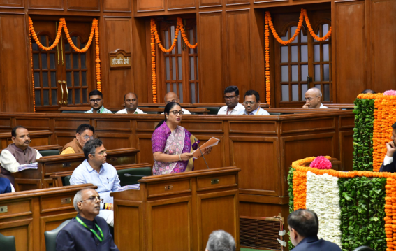 डीटीसी से जुड़ी CAG रिपोर्ट दिल्ली विधानसभा में पेश बसों की संख्या घटाई, लगातार हुआ घाटा... 