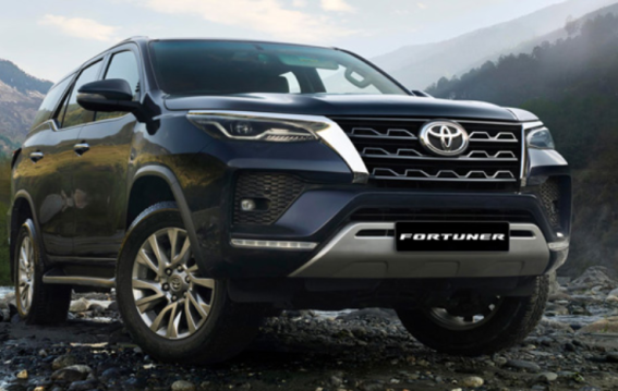 Toyota Fortuner की चाबी पाने के लिए कितनी EMI देनी होगी !