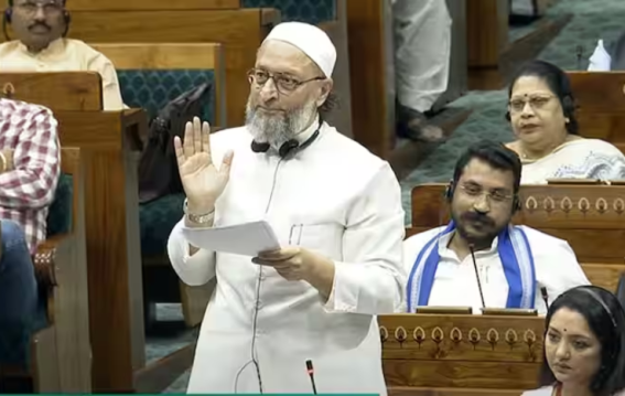 'एक अकेला ही बुज़दिलों की भीड़ के लिए काफी'—औवेसी ने वक्फ बिल फाड़ा