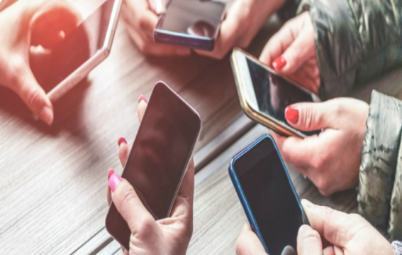 मोबाइल फोन: आधुनिक सुविधा या स्वास्थ्य के लिए खतरा?