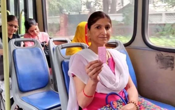 दिल्ली की महिलाओं को अब डीटीसी बसों में मुफ्त सफर के लिए लाइफटाइम स्मार्ट कार्ड लेना होगा