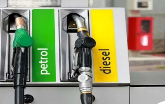 सरकार ने पेट्रोल-डीजल पर एक्साइज ड्यूटी ₹2 बढ़ाई