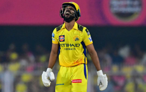 IPL 2025: रुतुराज गायकवाड़ चोट के कारण पूरे टूर्नामेंट से बाहर, एम.एस. धोनी एक बार फिर संभालेंगे CSK की कप्तानी