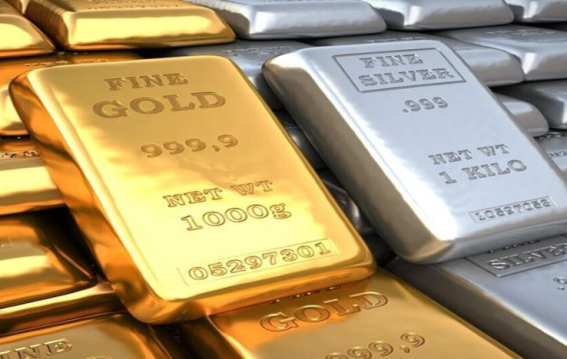 और सोना हुआ महंगा, लेकिन चांदी सस्ती हुई