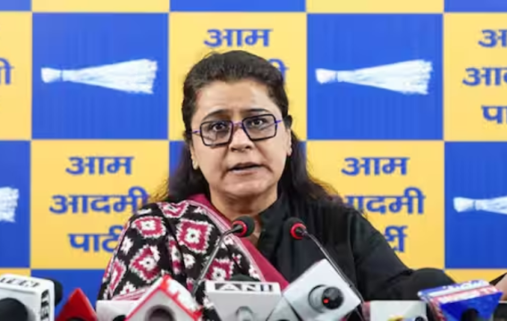 दिल्ली में बारिश से जलभराव और ट्रैफिक जाम, प्रियंका कक्कड़ ने BJP के दावों पर सवाल उठाया।