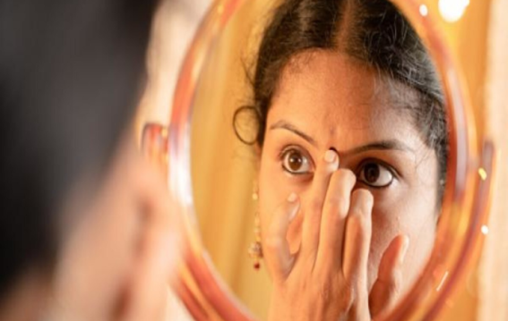 बाथरूम में बिंदी क्यों नहीं उतारनी चाहिए?