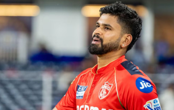 IPL में ऐसा करने वाले पहले कप्तान बने।