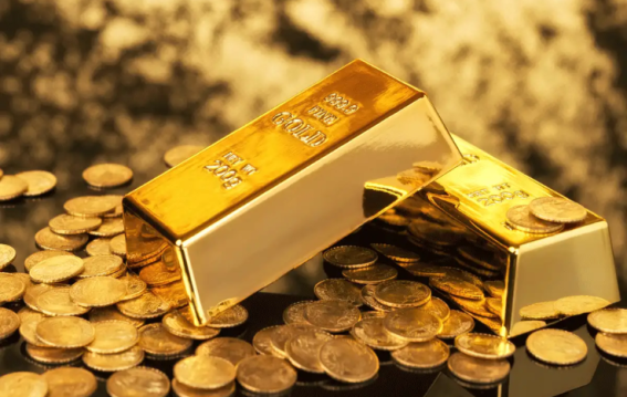 एक लाख छूकर सोना फिर सस्ता