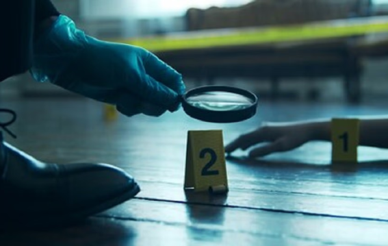Lajpat Nagar Murder: सीढ़ियों पर खून और घर में दो लाशें
