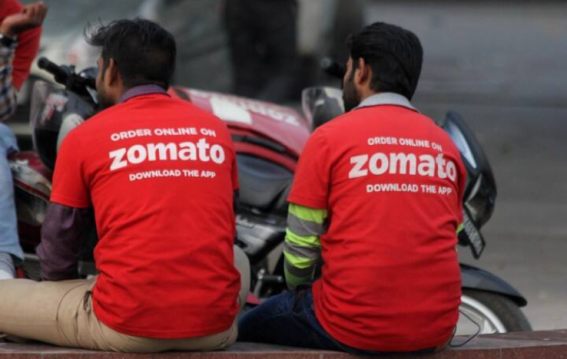 तेज रफ्तार Hayabusa बाइक ने Zomato डिलीवरी बॉय को मारी टक्कर
