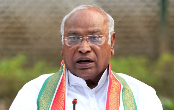 नेतृत्व परिवर्तन की अटकलों पर विराम