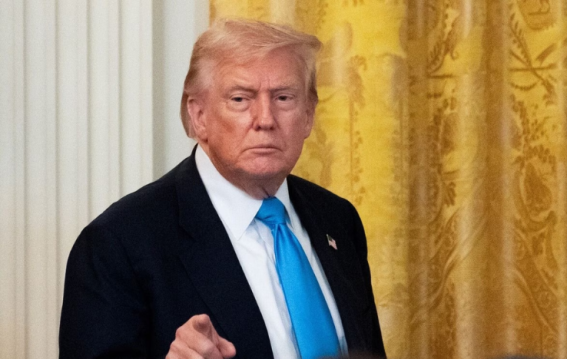 ट्रंप के टैरिफ फैसले से मचा बाजार में हड़कंप