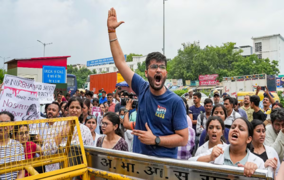 कैम्पस में हुए जघन्य अपराध के बाद देशभर में हुआ था विरोध