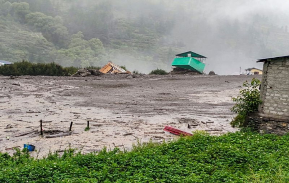 उत्तराखंड में बादल फटा