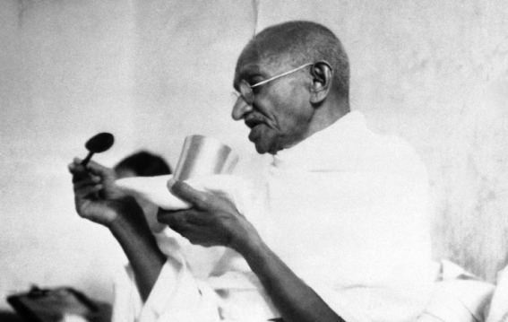 खाने में नमक नहीं खाते थे महात्मा गांधी
