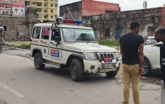 फर्जी पुलिस बनकर रिटायर टीचर से जेवरात लूटने का चौंकाने वाला मामला