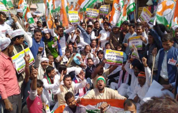 पटना में बीजेपी-कांग्रेस कार्यकर्ताओं की भिड़ंत