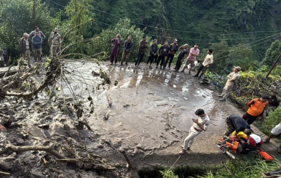 जम्मू के रियासी और रामबन में भूस्खलन से तबाही