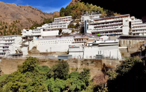 लगातार बारिश से सातवें दिन भी रुकी वैष्णोदेवी यात्रा